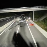 Dans la nuit de mercredi à jeudi, une automobiliste est décédée lors d’un accident impliquant trois véhicules sur l’autoroute A9 à la hauteur de Chamoson (VS)